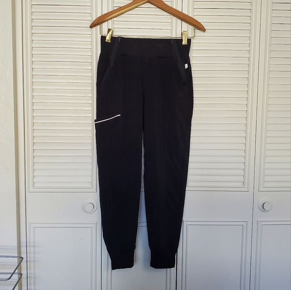 Donating end of December! Women's Jogger Style Scrub Pants - Picture 7 of 14